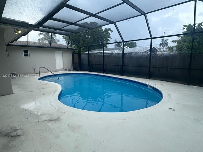 Photo - 4380 SW 49th Ct
