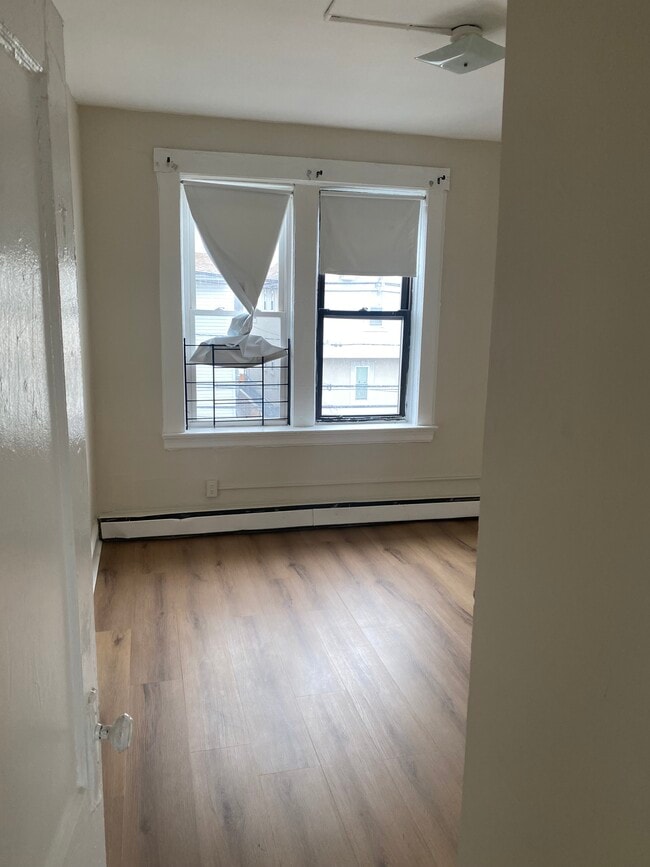68 Hammond Ave