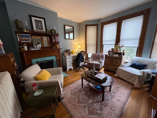 Building Photo - Varsity Management Unit 02A