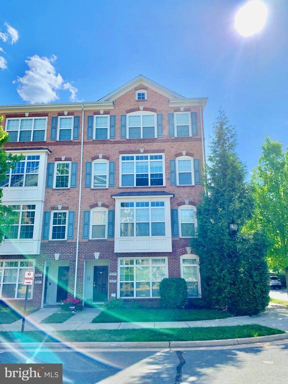 Photo - 19251 Harlow Square Townhome