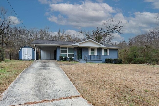 Photo - 667 Tara Cir SE