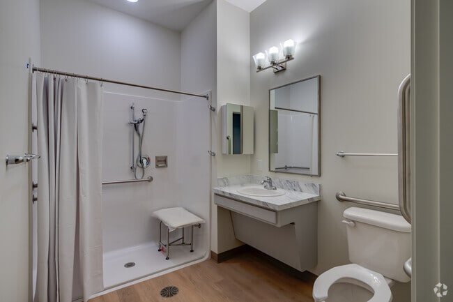 2BR, 1BA - 804SF - Bathroom