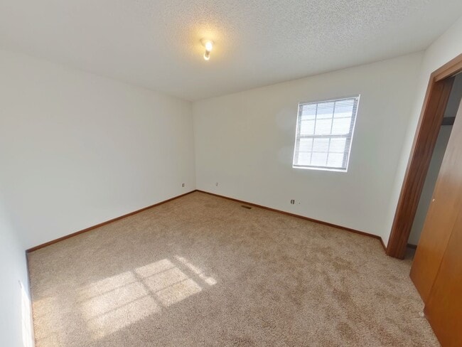 Photo - 3227 S Illinois St