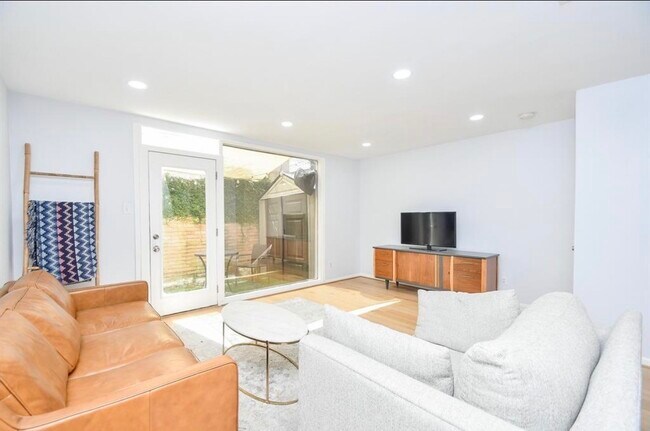 Photo - 615 Kipling St Unit 9