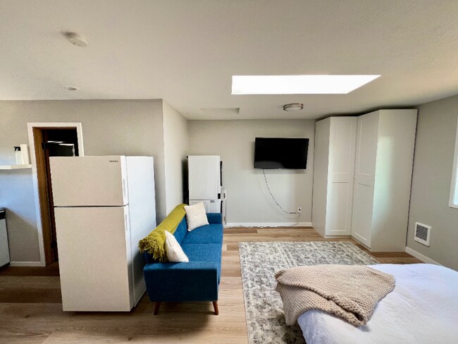 Photo - 13817 2nd Ave SW