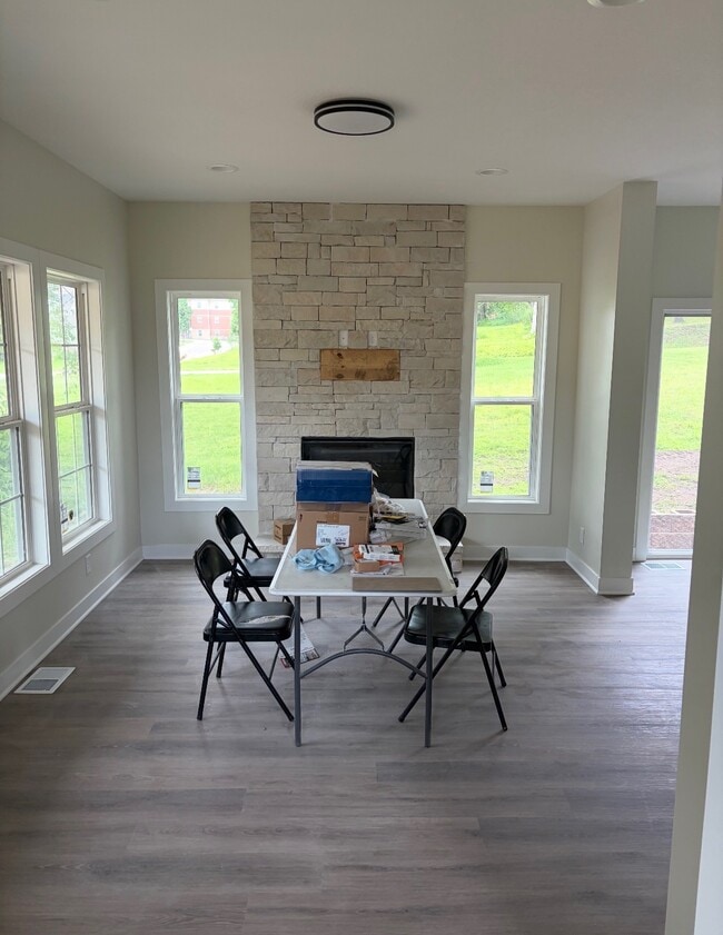 Living Room - 712 N 1st St