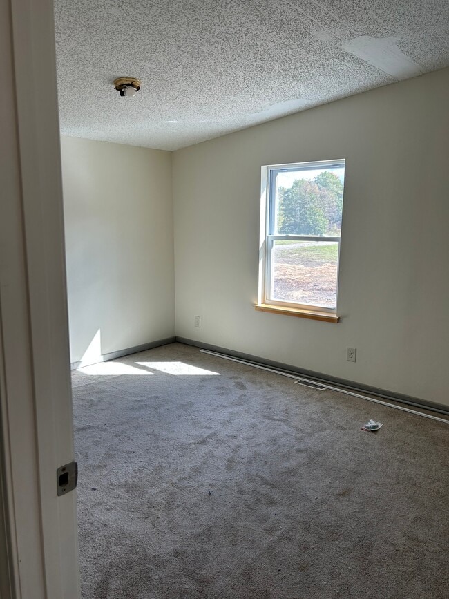 Photo - 12 Peerless Ln Unit A