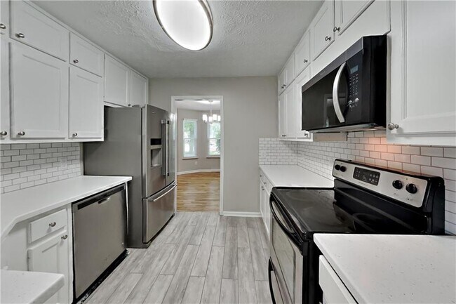 Photo - 2920 Summit Point Ct