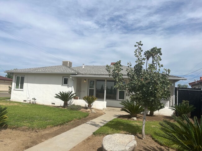 Photo - Charming 2 Bed / 2 Bath Home with Trailer Parking – Sanger, CA