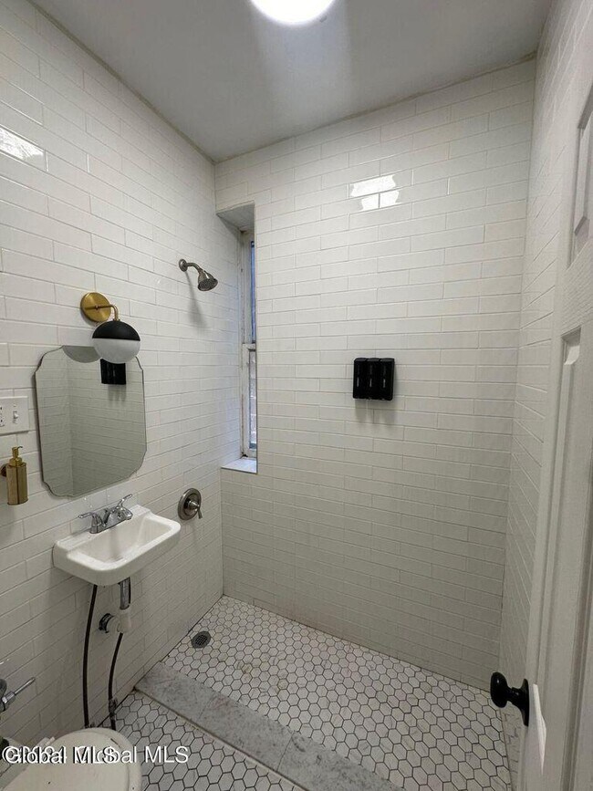 Photo - 51 Elm St Unidad 2