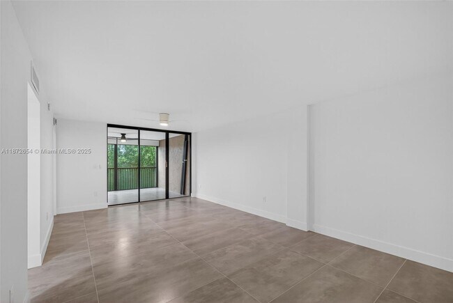 Photo - 2812 N 46th Ave Unidad G665