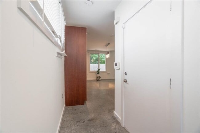 Photo - 1338 Rietveld Row NW