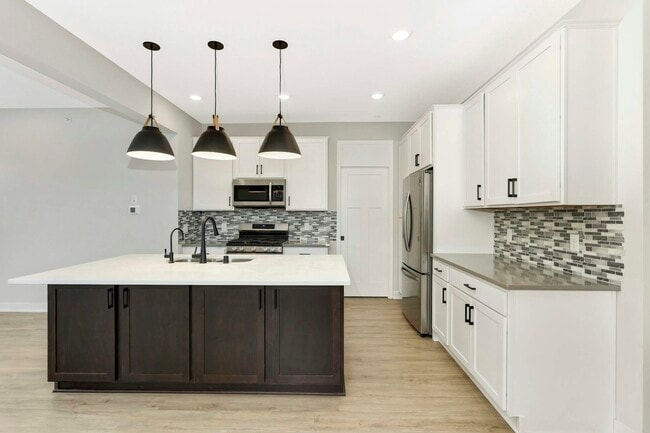 Building Photo - 7070A 181st Street West