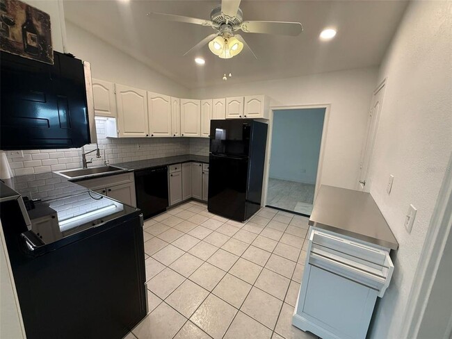 Photo - 512 Dewhurst St