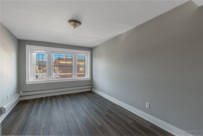 Photo - 1225 Hertel Ave