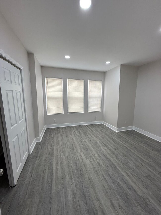 Photo - 6121 Yocum St