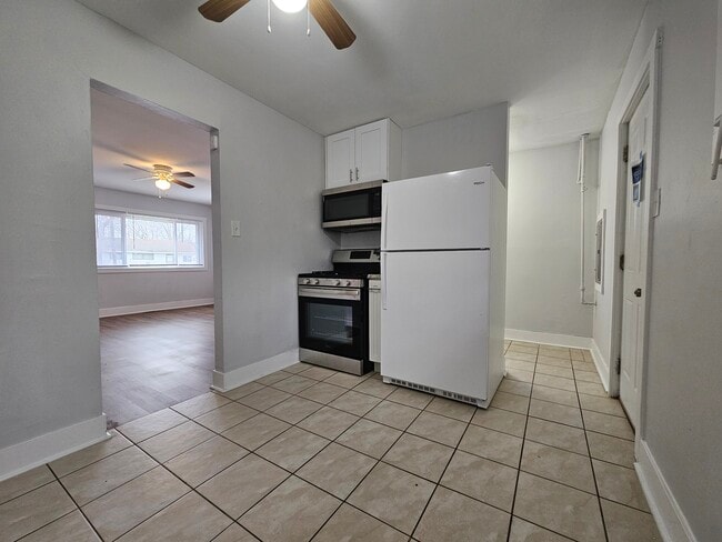 Photo - 2900 Central Dr