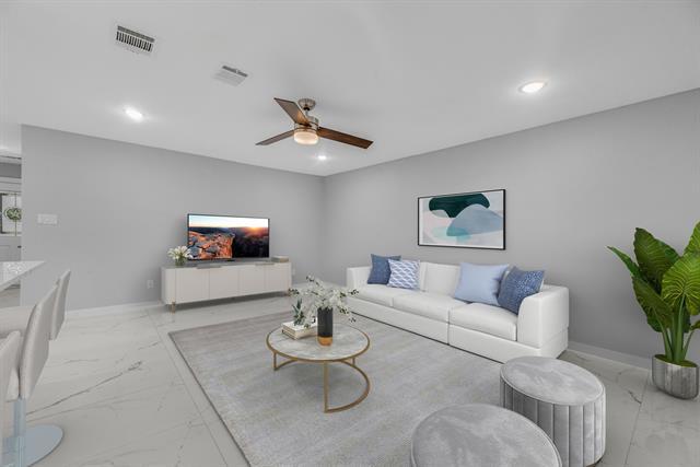 Photo - 313 Clearwood Dr