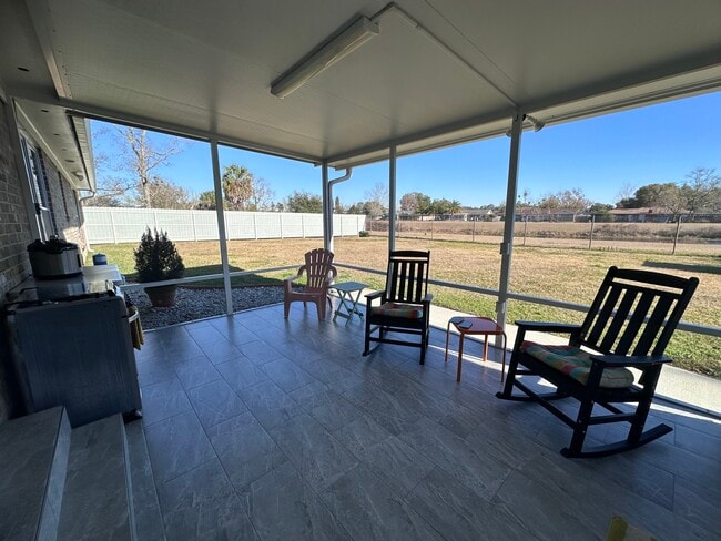 Photo - 2371 Kirkwall St