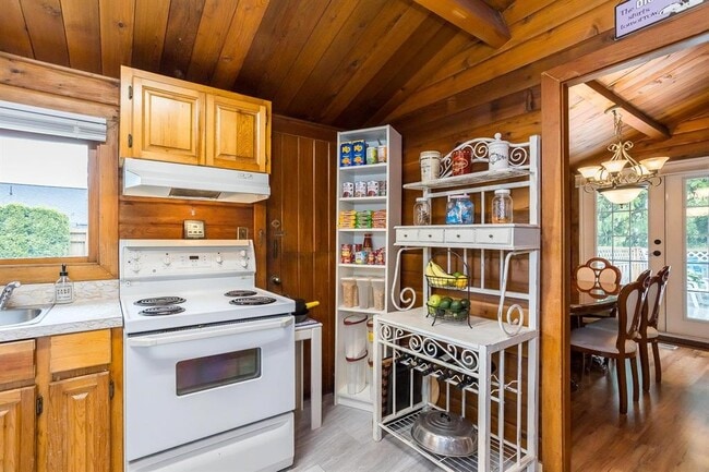 Photo - 2853 McCallum Rd