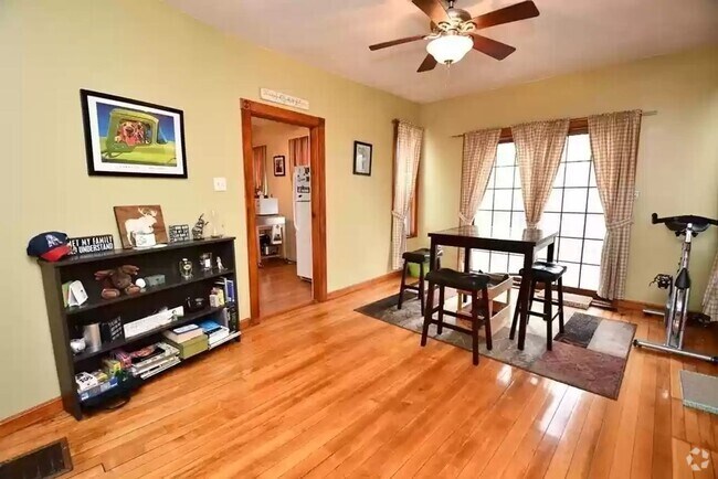 Building Photo - Melville Unit 1 Rental