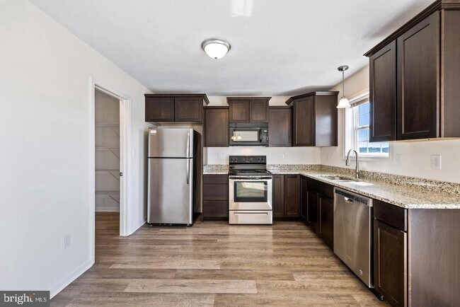 54 Heritage Ct