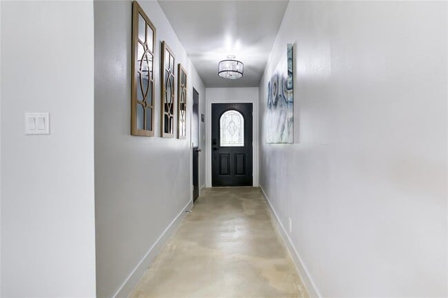 Photo - 401 N River Oaks Dr