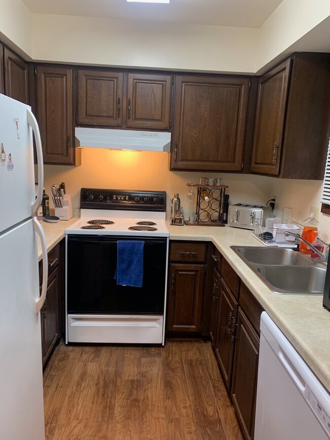 Photo - 912 W MacArthur Ave Unit 912 W. MacArthur Ave