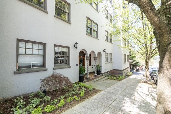 Photo - San Carlos Apartments