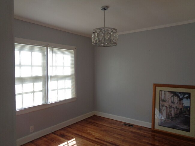 Photo - 3 Bedroom 1-1/2 bath home with Bonus room