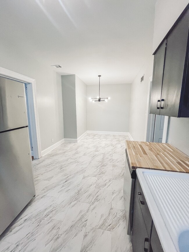 1219 Eberhart Ave Unit 2