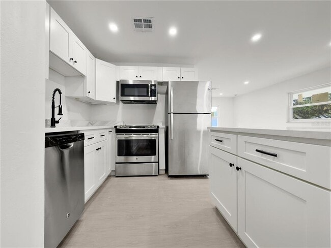 Photo - 941 Kathy St