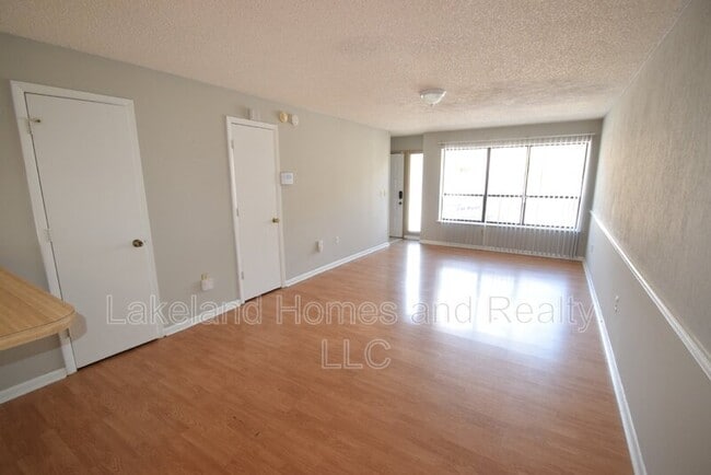 Photo - 450 Market Square E