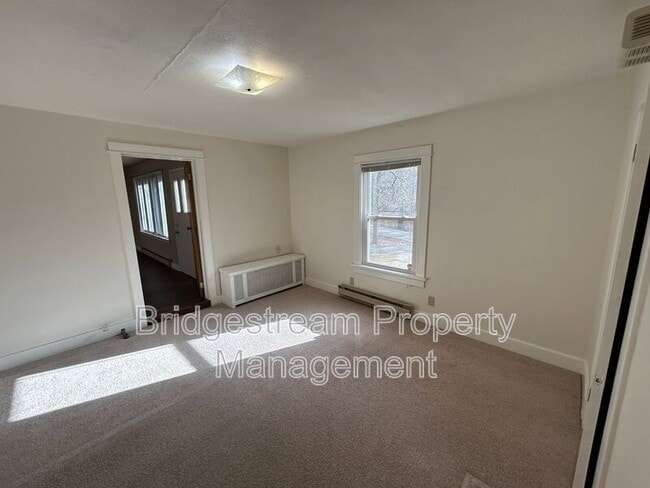 Photo - 7155 Meeker Rd