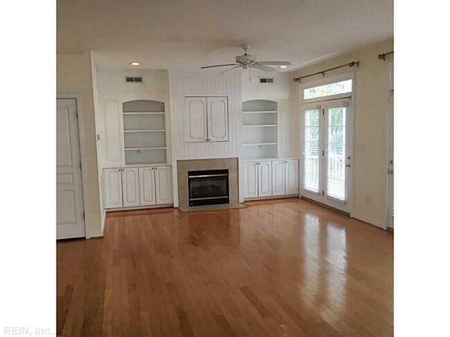 Photo - 212 85th St