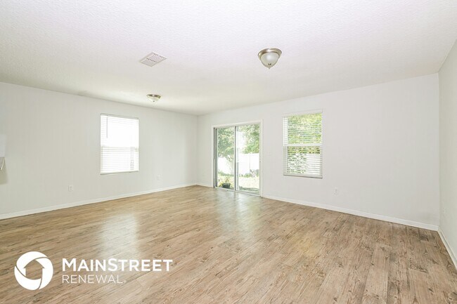 Photo - 548 Eiseman Wy