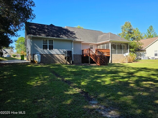 Photo - 345 Farina Dr