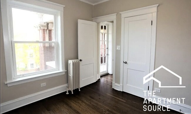 Photo - 1437 W Carmen Ave Unit 1