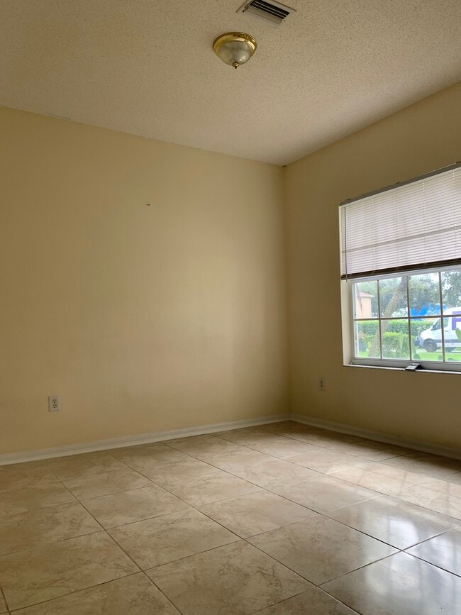 Building Photo - 31 Cordona Dr Rental