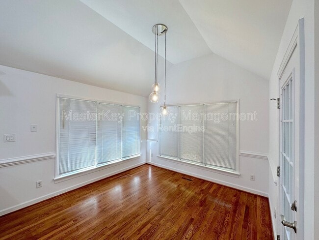 Photo - 105 Wagon Trail Dr