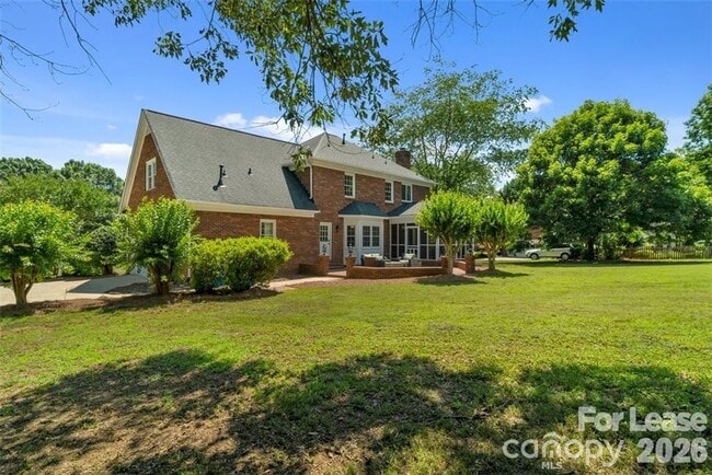 Photo - 6135 Highview Rd