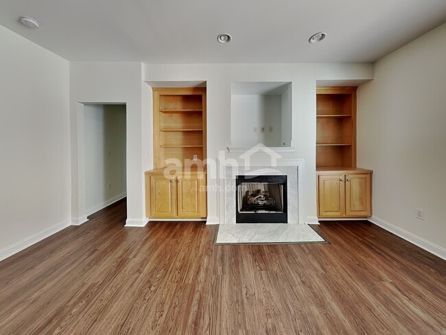 Photo - 2003 Monaco Ct