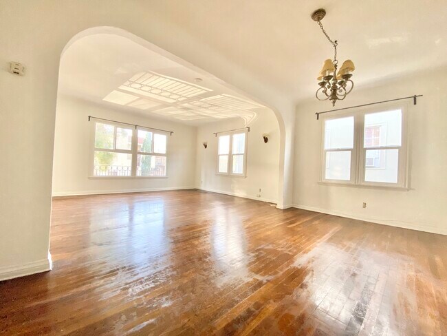 Photo - 524 1/2 Heliotrope -A Unit A