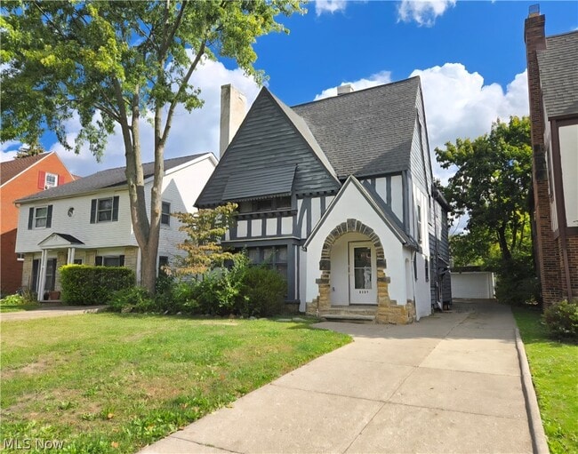 Building Photo - 3557 Lynnfield Rd Unit 1