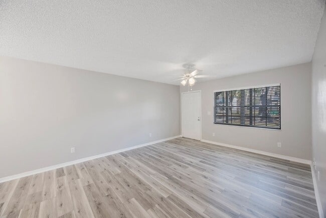 Photo - The Oaks at Safety Harbor 3 bedroom 2 bath Unidad C1