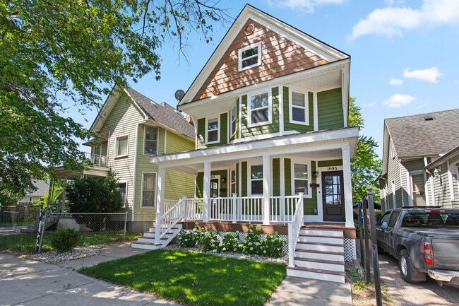 Building Photo - 1095 McKinstry St Rental