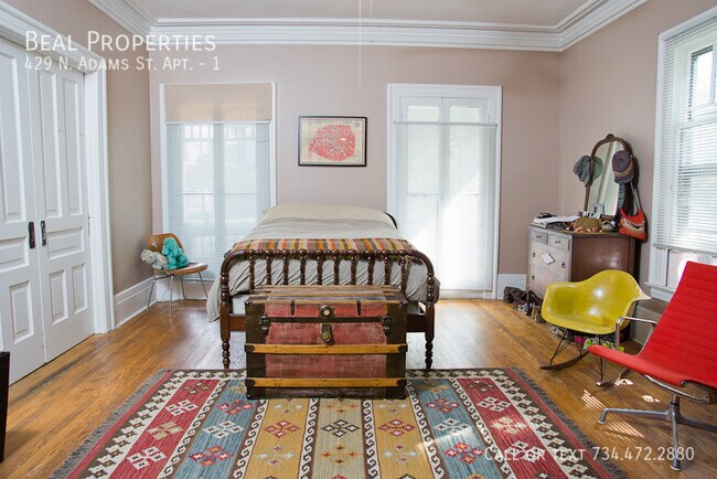 Photo - 429 N Adams St Unidad 1