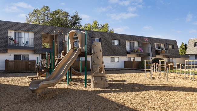 ¡Área de juegos para niños - Aspen Park Apartments