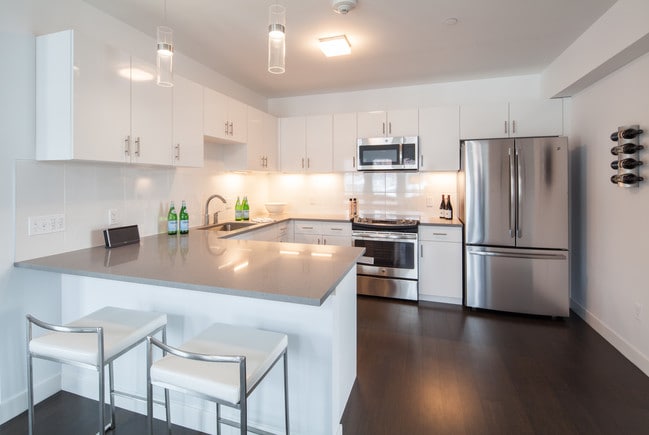 Quartz Countertops and Peninsula Seating