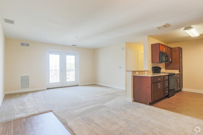 2BR,2BA,-1012SF